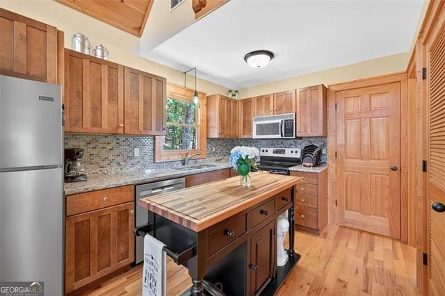 727 Bonanza Lane, Tiger, GA 30576