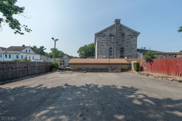126 Dixon Ave, Paterson City, NJ 07501