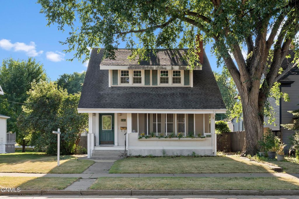 805 5th Street, Bismarck, ND 58501 photo 1