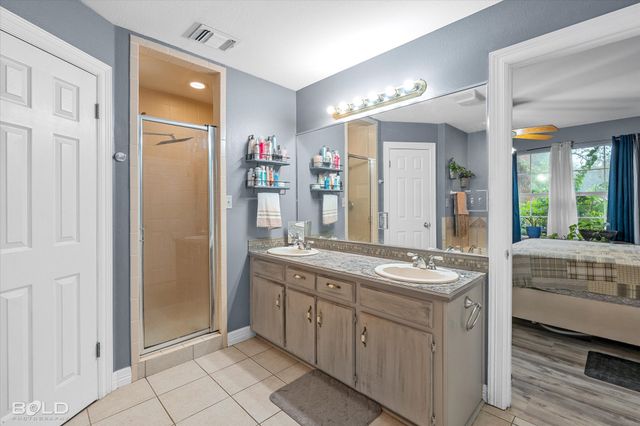 7568 W Lakeshore Drive, Shreveport, LA 71107