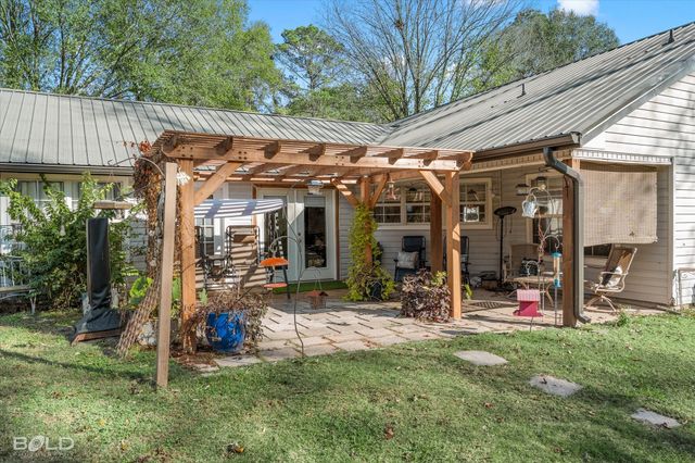 7568 W Lakeshore Drive, Shreveport, LA 71107