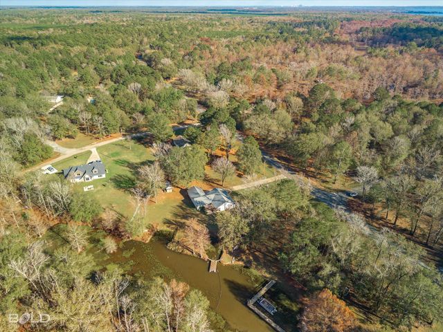 7568 W Lakeshore Drive, Shreveport, LA 71107