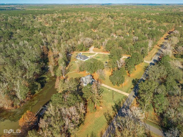 7568 W Lakeshore Drive, Shreveport, LA 71107