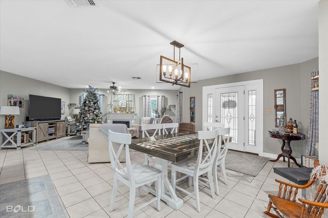 7568 W Lakeshore Drive, Shreveport, LA 71107