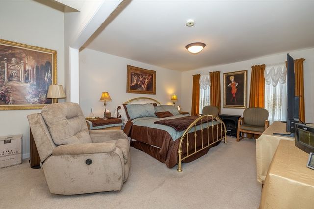 5 Poe Cir, Tyngsborough, MA 01879