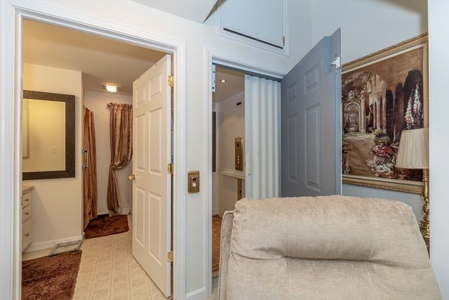 5 Poe Cir, Tyngsborough, MA 01879