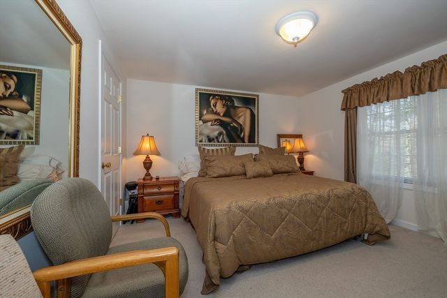 5 Poe Cir, Tyngsborough, MA 01879