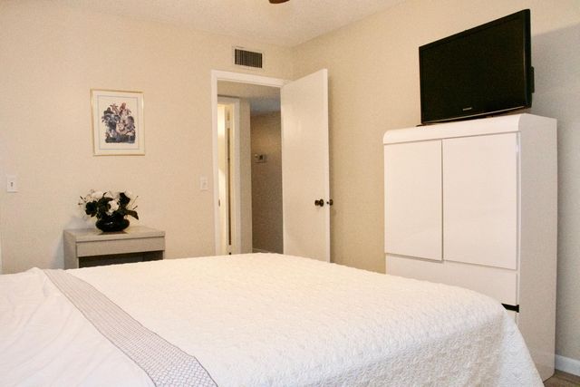133 Flanders C, Delray Beach, FL 33484