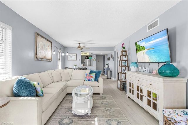 53 High Point CIR W # 310, Naples, FL 34103