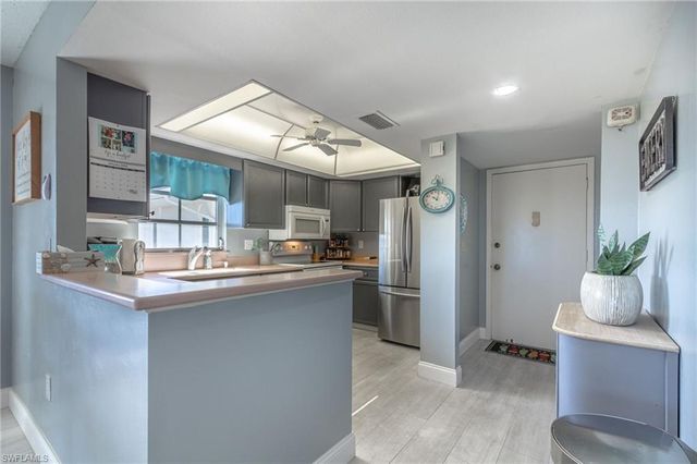 53 High Point CIR W # 310, Naples, FL 34103