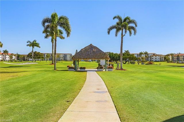 53 High Point CIR W # 310, Naples, FL 34103