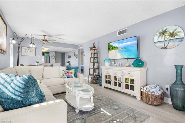 53 High Point CIR W # 310, Naples, FL 34103