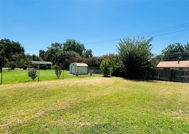 4425 Wedgmont Circle S, Fort Worth, TX 76133