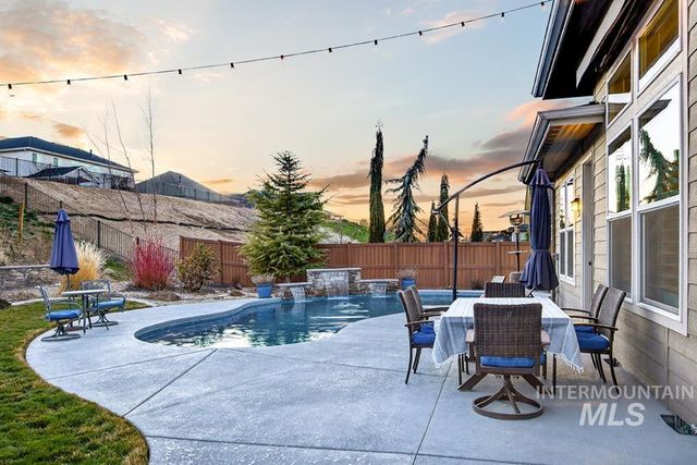 2177 E Mores Trail Dr, Meridian, ID 83642