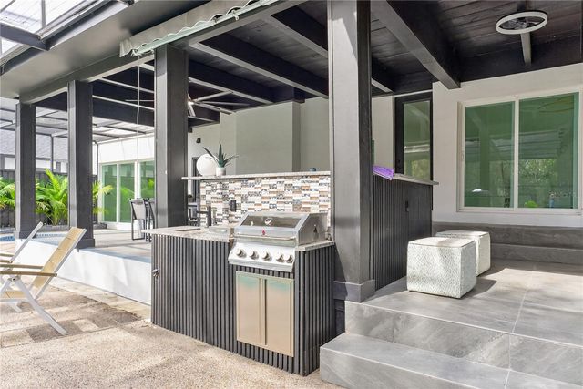 305 SWEETWATER CLUB CIRCLE, Longwood, FL 32779