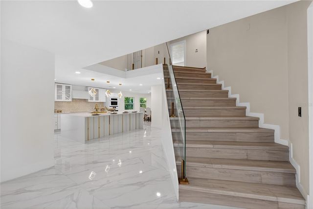 305 SWEETWATER CLUB CIRCLE, Longwood, FL 32779