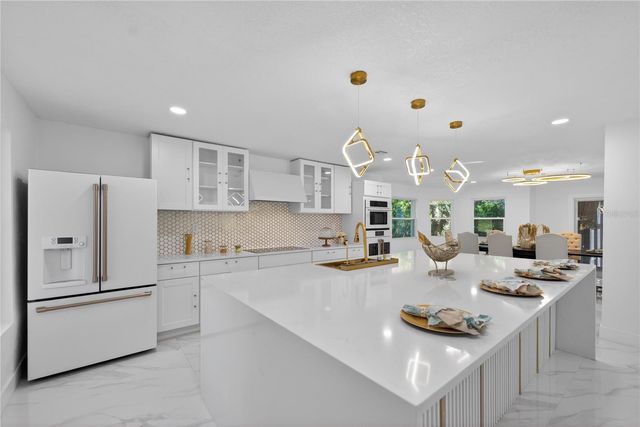 305 SWEETWATER CLUB CIRCLE, Longwood, FL 32779