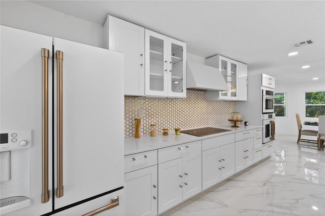 305 SWEETWATER CLUB CIRCLE, Longwood, FL 32779