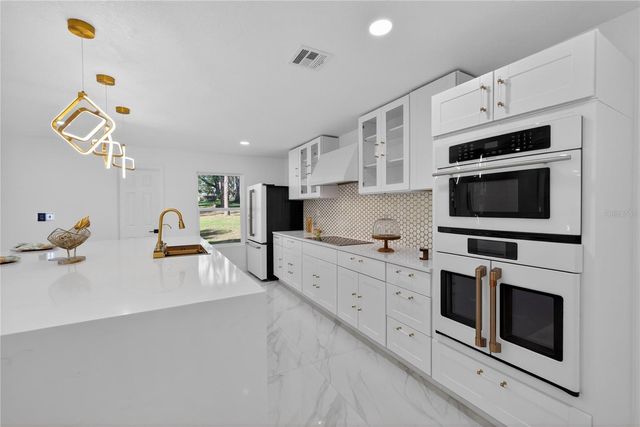 305 SWEETWATER CLUB CIRCLE, Longwood, FL 32779