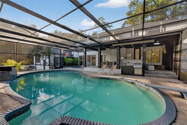 305 SWEETWATER CLUB CIRCLE, Longwood, FL 32779