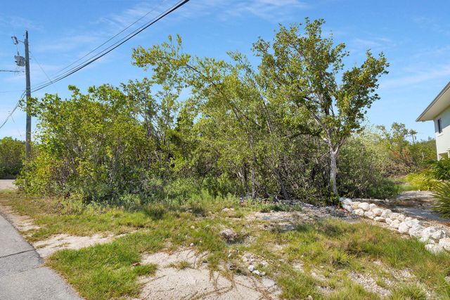 108 Santa Barbara, Marathon, FL 33050