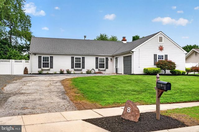 8 HOLMES LN, Marlton, NJ 08053
