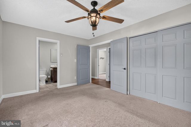8 HOLMES LN, Marlton, NJ 08053