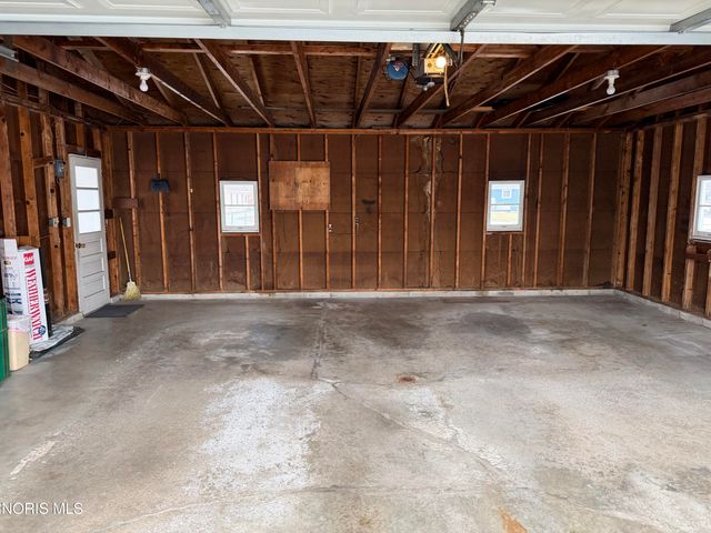 915 Delaware Avenue, Montpelier, OH 43543