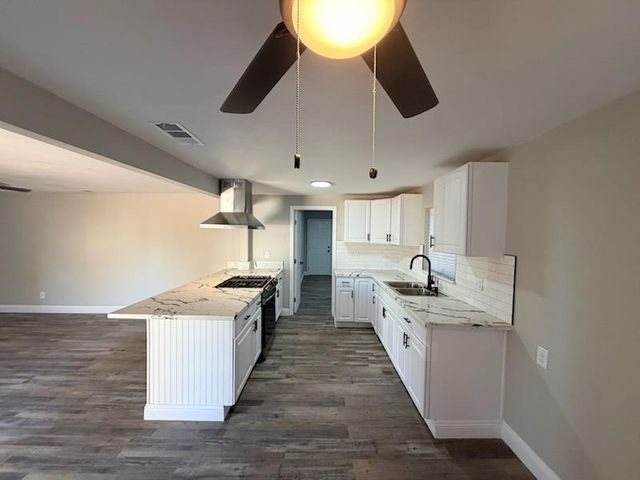 2448 Snyder Avenue, Selma, CA 93662