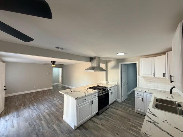 2448 Snyder Avenue, Selma, CA 93662