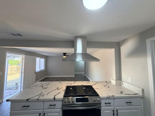 2448 Snyder Avenue, Selma, CA 93662
