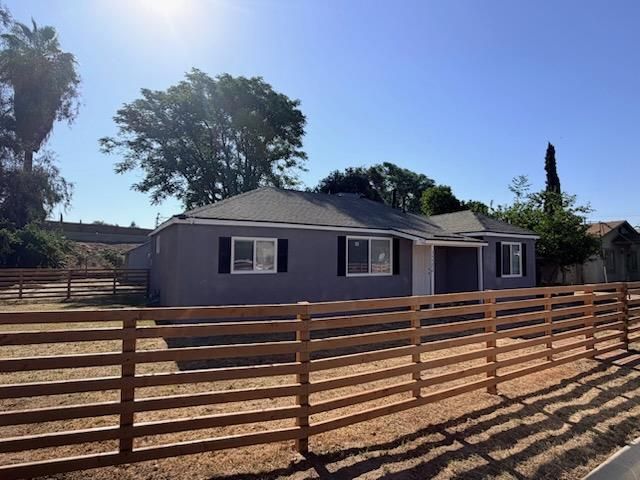 2448 Snyder Avenue, Selma, CA 93662