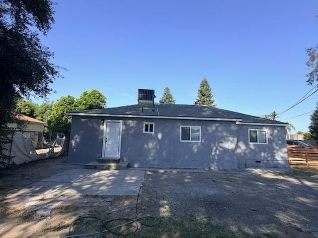 2448 Snyder Avenue, Selma, CA 93662