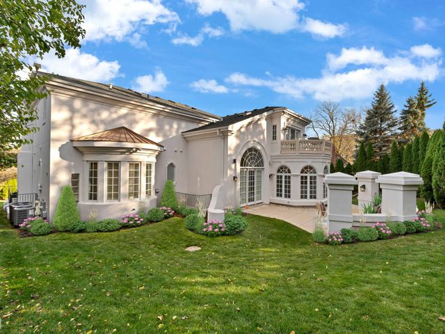 355 Flagg Court, Hinsdale, IL 60521