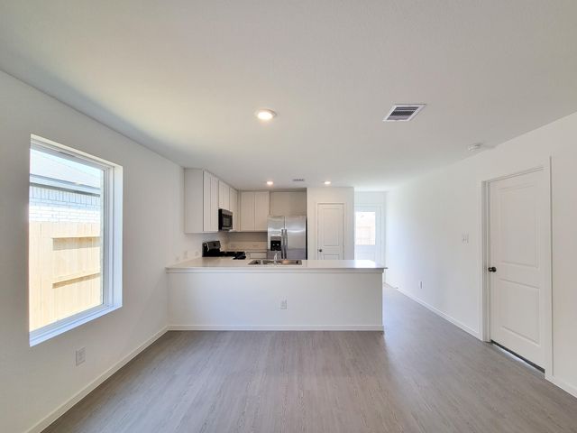 1519 Gardenia Blossom Land, Crosby, TX 77532