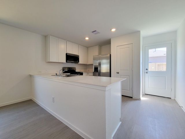 1519 Gardenia Blossom Land, Crosby, TX 77532