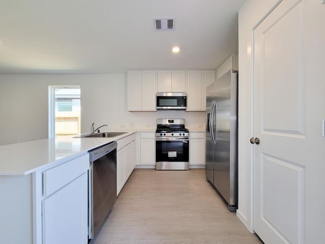 1519 Gardenia Blossom Land, Crosby, TX 77532