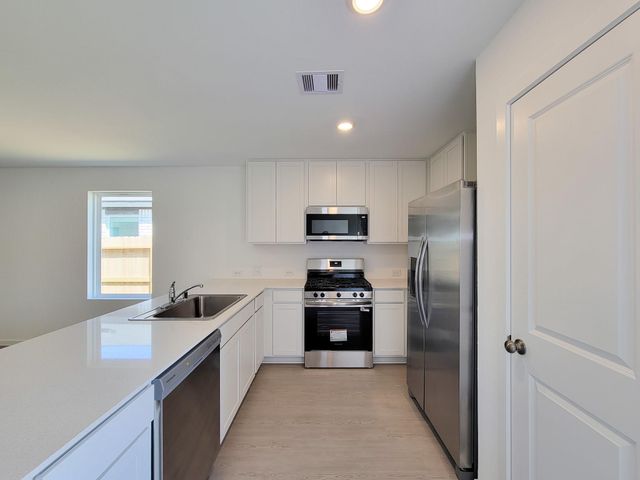 1519 Gardenia Blossom Land, Crosby, TX 77532