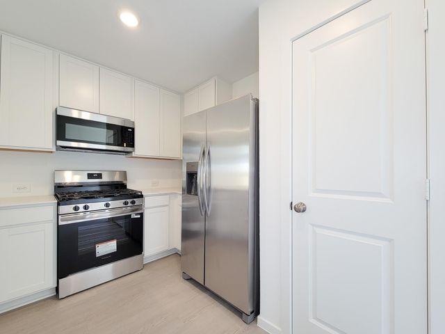 1519 Gardenia Blossom Land, Crosby, TX 77532