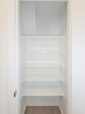 1519 Gardenia Blossom Land, Crosby, TX 77532