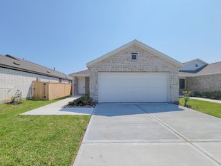 1519 Gardenia Blossom Land, Crosby, TX 77532