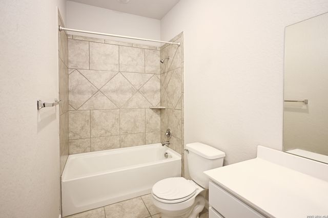 1149 AMBER LK, Seguin, TX 78155