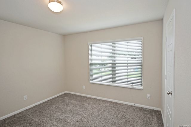 1149 AMBER LK, Seguin, TX 78155