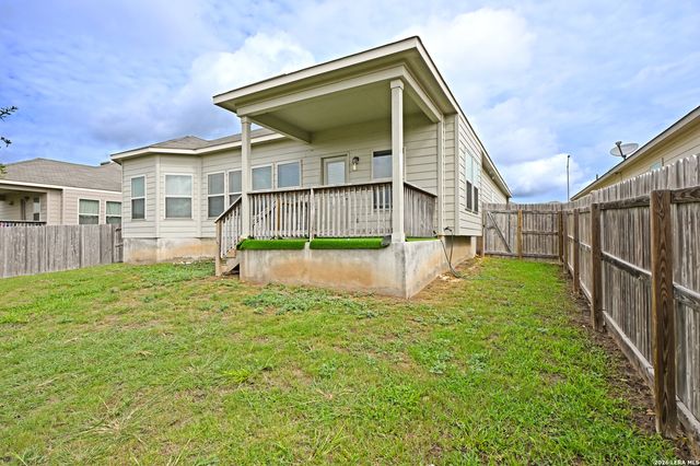 1149 AMBER LK, Seguin, TX 78155