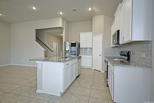 1149 AMBER LK, Seguin, TX 78155