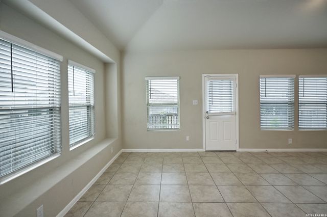 1149 AMBER LK, Seguin, TX 78155