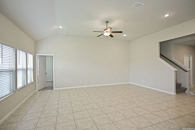 1149 AMBER LK, Seguin, TX 78155