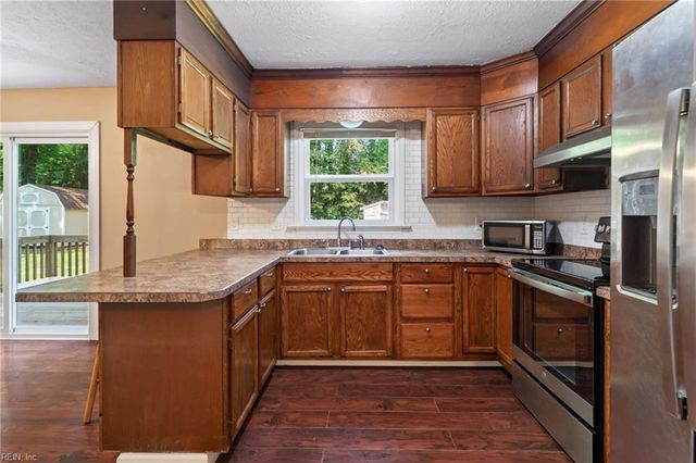 4504 Aberdeen DR, Gloucester, VA 23061