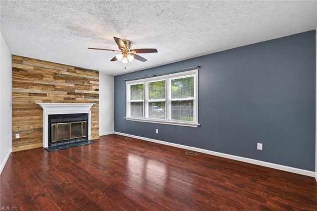 4504 Aberdeen DR, Gloucester, VA 23061