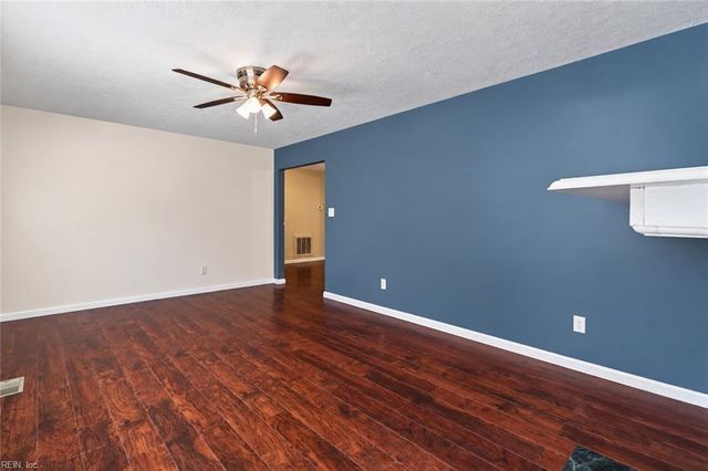 4504 Aberdeen DR, Gloucester, VA 23061
